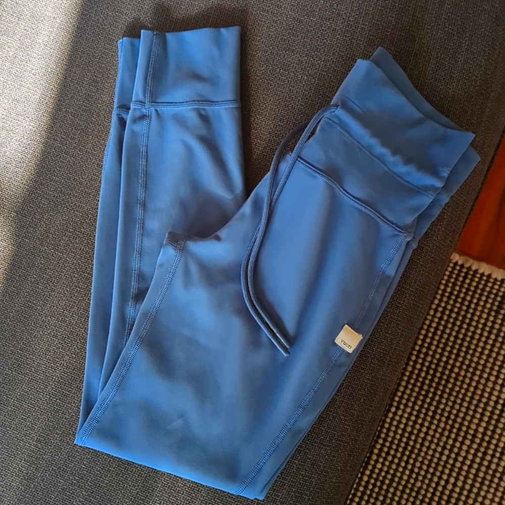 Vuori Daily Legging Size XS Color: Pool